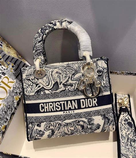 dior sling bag woman